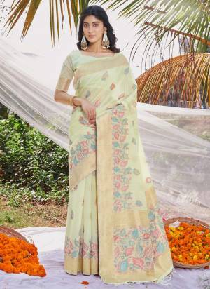 Attrective These Party Wear Saree in Fine Colored.These Saree And Blouse is Fabricated On Cotton.Its Beautified With Weavon Designer With Digital Printed.