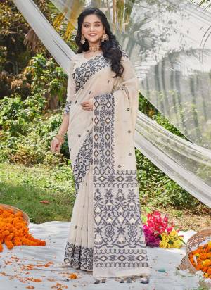 Attrective These Party Wear Saree in Fine Colored.These Saree And Blouse is Fabricated On Cotton.Its Beautified With Weavon Designer With Printed.