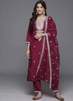 Attrective These Suit in Fine Colored Pair With Bottom And Dupatta.These Top And Bottom Are Fabricated On Viscose Chanderi Pair With Organza Dupatta.Its Beautified With Designer Embroidery Work.