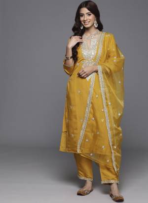 Attrective These Suit in Fine Colored Pair With Bottom And Dupatta.These Top And Bottom Are Fabricated On Viscose Chanderi Pair With Organza Dupatta.Its Beautified With Designer Embroidery Work.