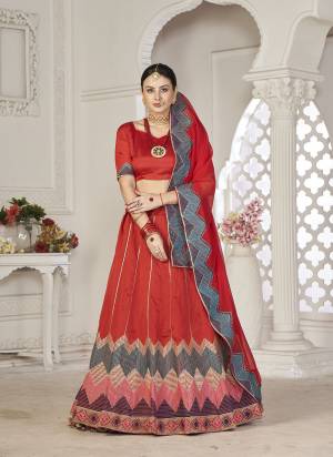 Grab These Party Wear Lehenga Choli in Fine Colored.These Lehenga Are Taffera Silk Choli Are Taffeta Silk And Dupatta Are Fabricated On Georgette Pair.Its Beautified With Designer Embroidery Work.