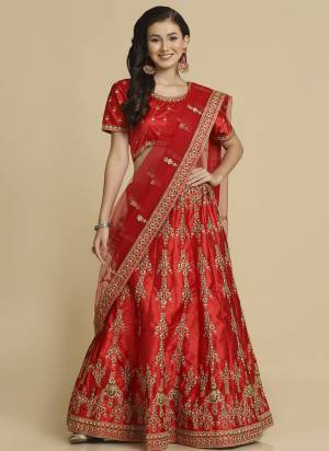 Grab These Party Wear Lehenga Choli in Fine Colored.These Lehenga Are Taffeta Silk Choli Are Taffeta Silk And Dupatta Are Fabricated On Net Pair.Its Beautified With Designer Embroidery Work.