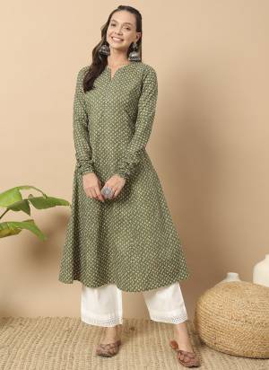 Garb These Beautiful Looking Readymade Kurti.These Kurti Fabricated On Cotton.Its Beautified With Designer Printed.