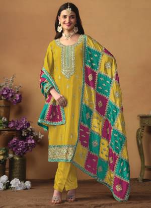 Attrective These Party Wear Salwar Suit in Fine Colored Pair With Bottom And Dupatta.These Top And Dupatta Are Fabricated On Chinon Silk Pair With Santoon Bottom.Its Beautified With Santoon Inner.Its Beautified With Designer Heavy Embroidery Work.