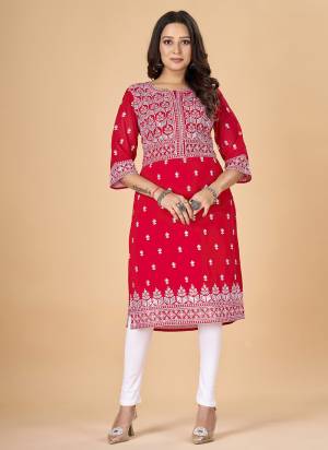 Grab These Beautiful Looking Readymade Kurti.These Kurti is Fabricated On Georgette.Its Beautified With Designer Embroidery Work.
