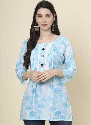 Attrective These Beautiful Looking Readymade Kurti.These Kurti is Fabricated On Cotton.Its Beautified With Designer Printed.