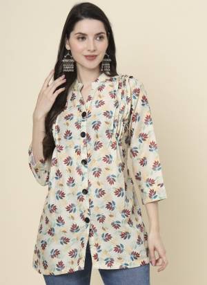 Attrective These Beautiful Looking Readymade Kurti.These Kurti is Fabricated On Cotton.Its Beautified With Designer Printed.