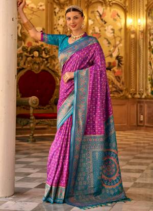 Looking These Party Wear Traditional Saree in Fine Colored.These Saree And Blouse is Fabricated On Banarasi Silk.Its Beautified With Weaving Jacquard Designer.