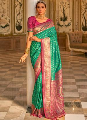 Looking These Party Wear Traditional Saree in Fine Colored.These Saree And Blouse is Fabricated On Banarasi Silk.Its Beautified With Weaving Jacquard Designer.