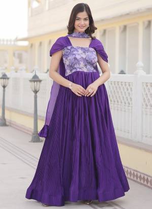 Attrective Looking These Beautiful Looking Readymade Long Gown With Dupatta.These Gown is Fabricated On Chinon And Chinon Dupatta.Its Beautified With Designer Position Printed With Crush.