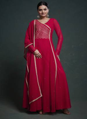 Garb These Beautiful Looking Readymade Gown With Dupatta.These Gown And Dupatta Are Georgette Fabricated.Its Beautified With Sild With Hand Disigner.