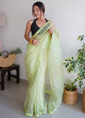 Attrective Looking These Party Wear Saree in Fine Colored.These Saree Are Organza And Blouse is Fabricated On Art Silk.Its Beautified With Designer Silver Gota Embroidery Work.