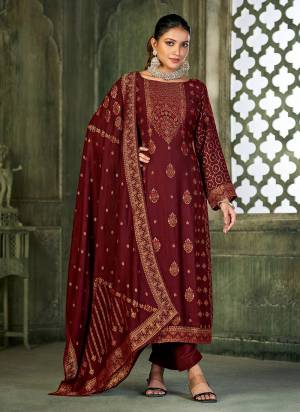 Garb This Suits In Lovely Fine Color.Its Pretty Top Is Viscose Pashmina Based Paired Bottom Viscose Pashmina And Viscose Pashmina Fabricated Dupatta Are Designer Thread Embroidery Work. Which Gives An Attractive To The Dress.