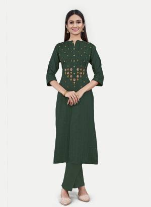 Garb These Designer  Fine Colored Kurti.These Kurti Are Cotton Fabriced.Its Beautified With Designer Embroidery Work.