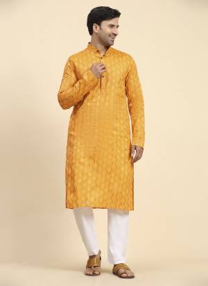 For A festive Wear,Grab These Readymade Kurta in Fine Colored.These Kurta is Fabricated On Cotton With Wevon Designer Work.Buy Now.