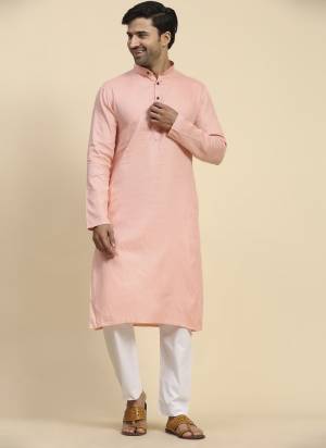 For A festive Wear,Grab These Readymade Kurta in Fine Colored.These Kurta is Fabricated On Cotton With Wevon Designer Work.Buy Now.