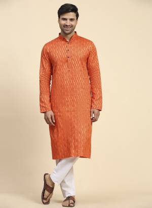 For A festive Wear,Grab These Readymade Kurta in Fine Colored.These Kurta is Fabricated On Cotton With Wevon Designer Work.Buy Now.