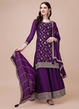 Attrective Looking These Party Wear Sharara Suit in Fine Colored Pair With Bottom And Dupatta.These Top Are Viscose Chinon And Dupatta Are Fabricated On Chinon Pair With Chinon Bottom.Its Beautified With Wevon Jacquard Designer With Embroidery Work.