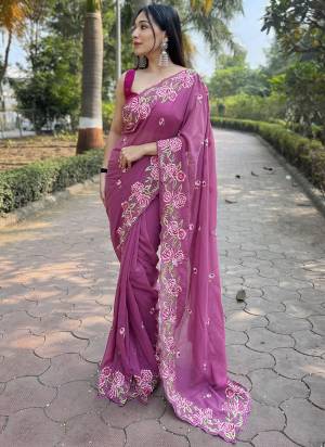 Attrective Looking These Party Wear Saree in Fine Colored.These Saree Are Organza And Blouse is Fabricated On Art Silk.Its Beautified With Designer Thread Embroidery Work.