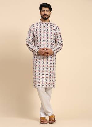 For A festive Wear,Grab These Readymade Kurta in Fine Colored.These Kurta is Fabricated On Viscose Cotton With Designer Digital Printed.Buy Now.