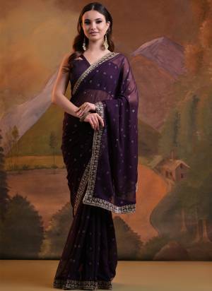 Looking These Party Wear Saree in Fine Colored.These Saree Are Georgette And Blouse is Mono Banglori Fabricated.Its Beautified With Designer Sequance Butti Embroidery Work With Lace Border.