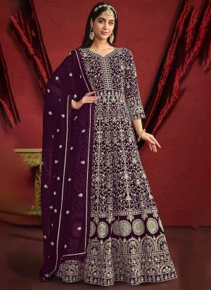 Garb These Designer Anarkali Suit in Fine Colored Pair With Bottom And Dupatta.These Top And Dupatta Are Fabricated On Georgette Pair With Santoon Bottom.Its Beautified With Santoon Inner.Its Beautified With Heavy Designer Embroidery Work.