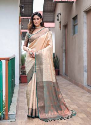 Garb These Party Wear Saree in Fine Colored.These Saree And Blouse is Fabricated On Kanjivaram Silk.Its Beautified With Weavon Copper Jari Designer.