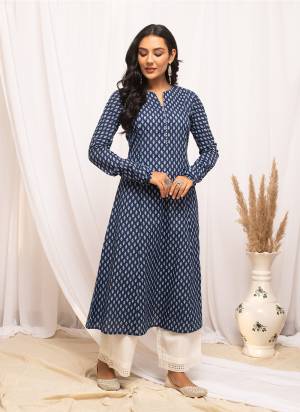 Garb These Beautiful Looking Readymade Kurti.These Kurti Are Fabricated On Cotton.Its Beautified With Designer Printed.