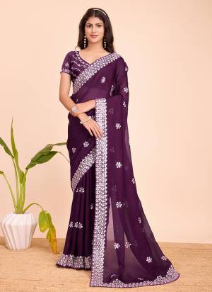 Garb These Festive Wear Saree in Fine Colored.These Saree Are Twinkal Silk And Blouse is Fabricated On Banglori.Its Beautified With Heavy Designer Sequance Embroidery Work.