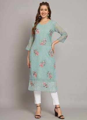 Garb These Beautiful Looking Readymade Kurti.These Kurti is Fabricated On Georgette.Its Beautified With Designer Thread Embroidery Work.