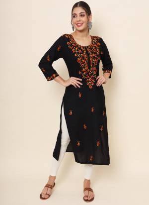 Garb These Beautiful Looking Readymade Long Kurti.These Kurti is Fabricated On Rayon.Its Beautified With Designer Multy Thread Embroidery Work.