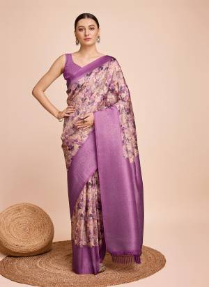 Garb This Partywear Saree Paired With Blouse.This Saree And Blouse Are Kanjivarm Silk Based Fabric With Weaving Jari Designer With Printed. Buy This Pretty Saree Now.