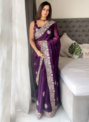 Attrective These Party Wear Saree in Fine Colored.These Saree Are Organza Silk And Blouse is Organza Silk Fabricated.Its Beautified With Designer Golden Jari Embroidery Work.