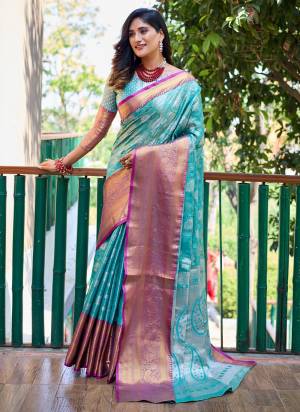 Garb These Party Wear Saree in Fine Colored.These Saree And Blouse is Fabricated On Banarasi Handloom Silk.Its Beautified With Weavon Jari Designer.