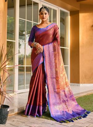 Garb These Party Wear Saree in Fine Colored.These Saree And Blouse is Fabricated On Kanchi Silk.Its Beautified With Weavon Jari Designer.