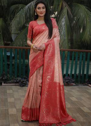 Garb These Festive Wear Saree in Fine Colored.These Saree And Blouse is Fabricated On Kanjivaram Silk.Its Beautified With Weaving Heavy Designer.