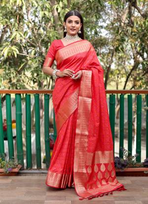 Atrective These Festive Wear Saree in Fine Colored.These Saree And Blouse is Fabricated On Handloom Silk.Its Beautified With Weaving Bandhej Patola Designer.