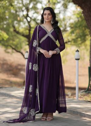 Attrective Looking These Beautiful Looking Readymade Long Gown With Dupatta.These Kurti is Fabricated On Faux Georgette And Faux Georgette Dupatta.Its Beautified With Designer Jari,Sequance Embroidery Work.