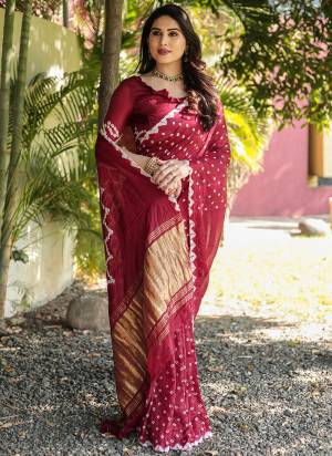 Looking These Festive Wear Saree in Fine Colored.These Saree And Blouse is Fabricated On Silk.Its Beautified With Wevon Jari Pallu Designer With Bandhej Printed.