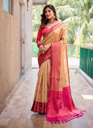 Garb These Party Wear Saree in Fine Colored.These Saree And Blouse is Fabricated On Kanchi Silk.Its Beautified With Weavon Jari Designer.