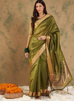 Attrective These Party Wear Saree in Fine Colored.These Saree And Blouse is Cotton Organza Fabricated.Its Beautified With Wevon Jari Pallu Border Designer.