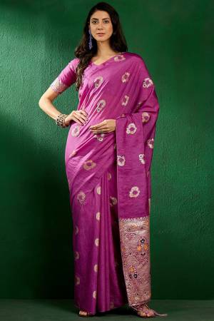 Garb These Party Wear Saree in Fine Colored.These Saree And Blouse is Staple Dola Cotton Fabricated.Its Beautified With Weaving Jacquard Designer.