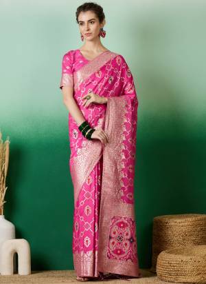 Garb These Party Wear Saree in Fine Colored.These Saree And Blouse is Staple Dola Cotton Fabricated.Its Beautified With Weaving Jacquard Designer.