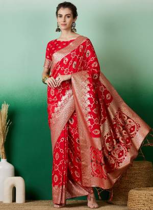 Garb These Party Wear Saree in Fine Colored.These Saree And Blouse is Staple Dola Cotton Fabricated.Its Beautified With Weaving Jacquard Designer.