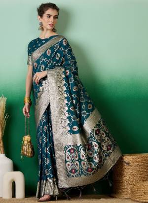 Garb These Party Wear Saree in Fine Colored.These Saree And Blouse is Staple Dola Cotton Fabricated.Its Beautified With Weaving Jacquard Designer.