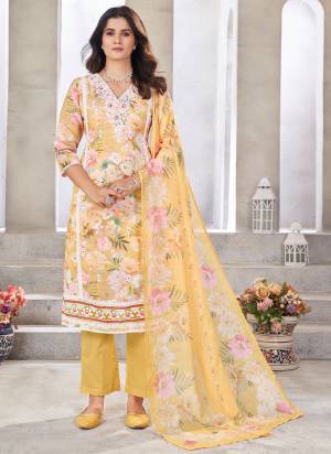 Attrective These Party Wear Suit in Fine Colored Pair With Bottom And Dupatta.These Top And Dupatta Are Lilen Cotton And Pair With Cotton Bottom.Its Beautified With Cotton Inner.Its Beautified With Floral Printed With Designer Embroidery Work.