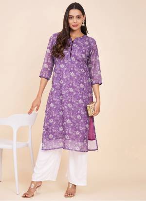 Looking These Beautiful Looking Readymade Long Kurti.These Kurti Are Linen Fabricated.Its Beautified With Disigner Printed.