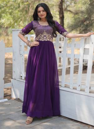 Attrective Looking These Beautiful Looking Readymade Long Gown.These Gown is Fabricated On Faux Georgette.Its Beautified With Designer Jari,Sequance Embroidery Work.