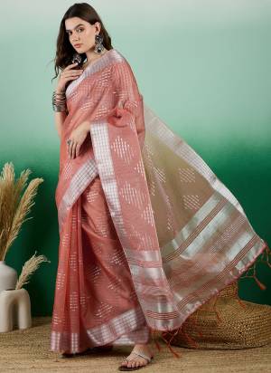 Garb These Party Wear Saree in Fine Colored.These Saree And Blouse Is Khadi Organza Fabricated.Its Beautified With Wevon Jacquard Designer.