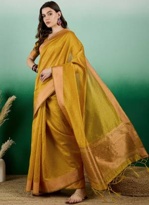 Garb These Party Wear Saree in Fine Colored.These Saree And Blouse Is Khadi Organza Fabricated.Its Beautified With Wevon Designer.